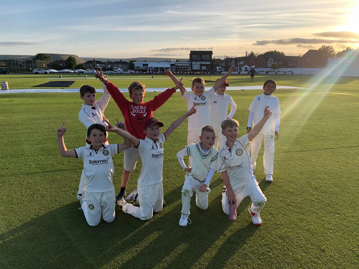 SarahBarton_1's tweet photo. @lancscricket enjoy the evening watching Lancashire Haslingden Juniors 🙌🏼 https://t.co/yZ94RqbJsh