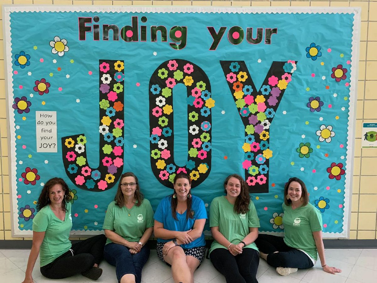 OtterBeIn5th's tweet photo. #findingyourjoy is easy with this group of fab 5th grade teachers ❤️ Here's to another great year 🎉 https://t.co/W7CGHJjJVi