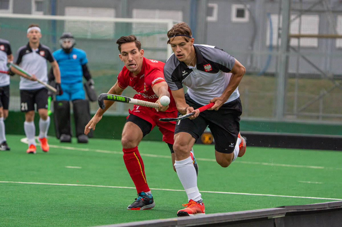 𝐌𝐢𝐬𝐭𝐫𝐳𝐨𝐬𝐭𝐰𝐚 𝐄𝐮𝐫𝐨𝐩𝐲 𝐇𝐨𝐜𝐤𝐞𝐲𝟓𝐬

Zajmujemy 2 miejsce w grupie. 🇵🇱

Dzisiejsze wyniki:
Polska 12-1 Cypr
Polska 5-7 Belgia

Jutro półfinał z reprezentacją Holandii.🔥
______________
<a href="/SPORT_GOV_PL/">Ministerstwo Sportu i Turystyki</a> 
<a href="/eurohockeyorg/">EuroHockey</a>