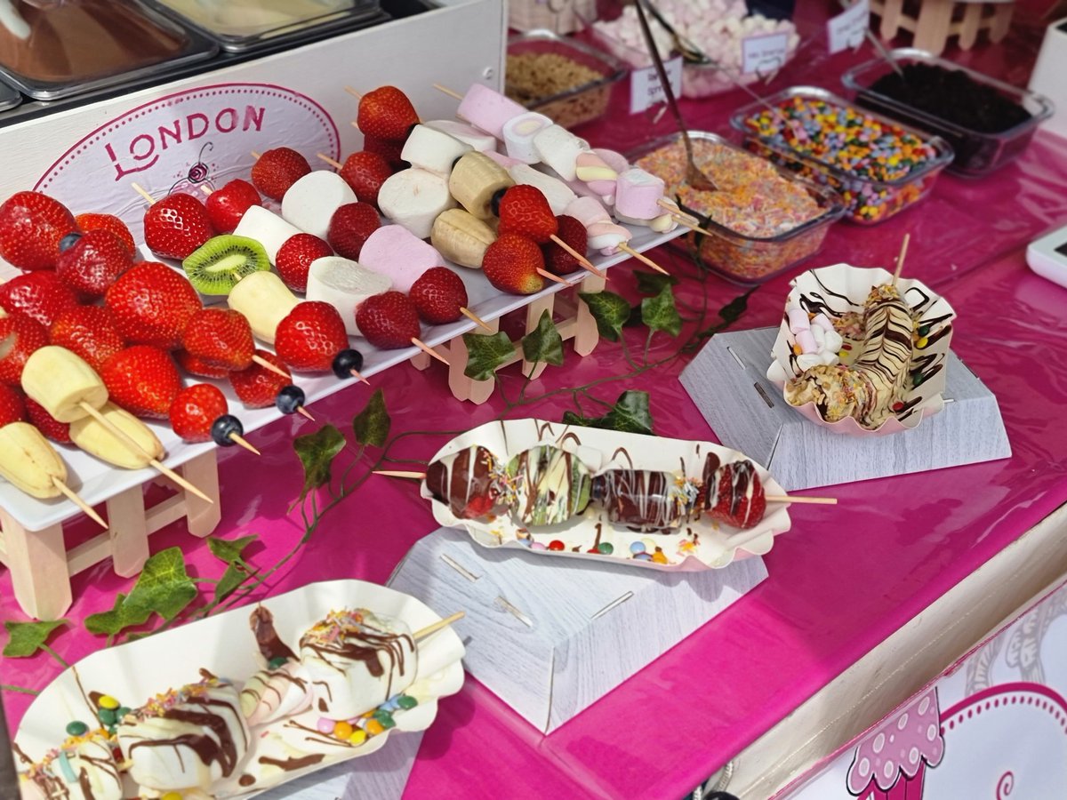 Our Fine Food Market will be open from 10am-4pm tomorrow in <a href="/DOYSQ/">Duke of York Square</a>. Find out who's attending: partridges.co.uk/foodmarket 🎾 You'll be able to enjoy a picnic on the Green while watching #Wimbledon as #StrawberriesandScreen is back.