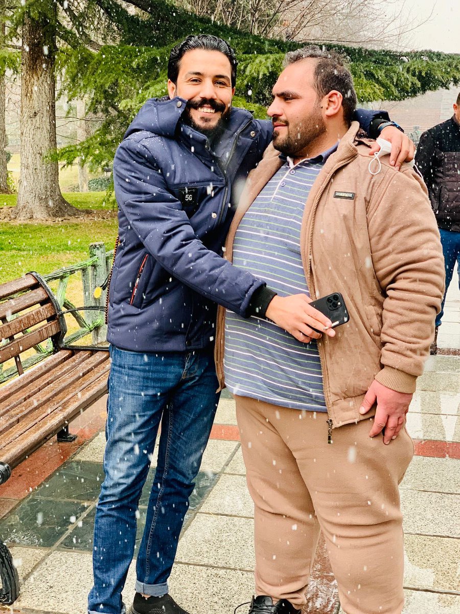 الاخوة والاحبه 
كل عام وانتم بخير 
اتمنا لكم فرحة عيد بحجم حبي لعزيز 
#عيدكم_مبارك