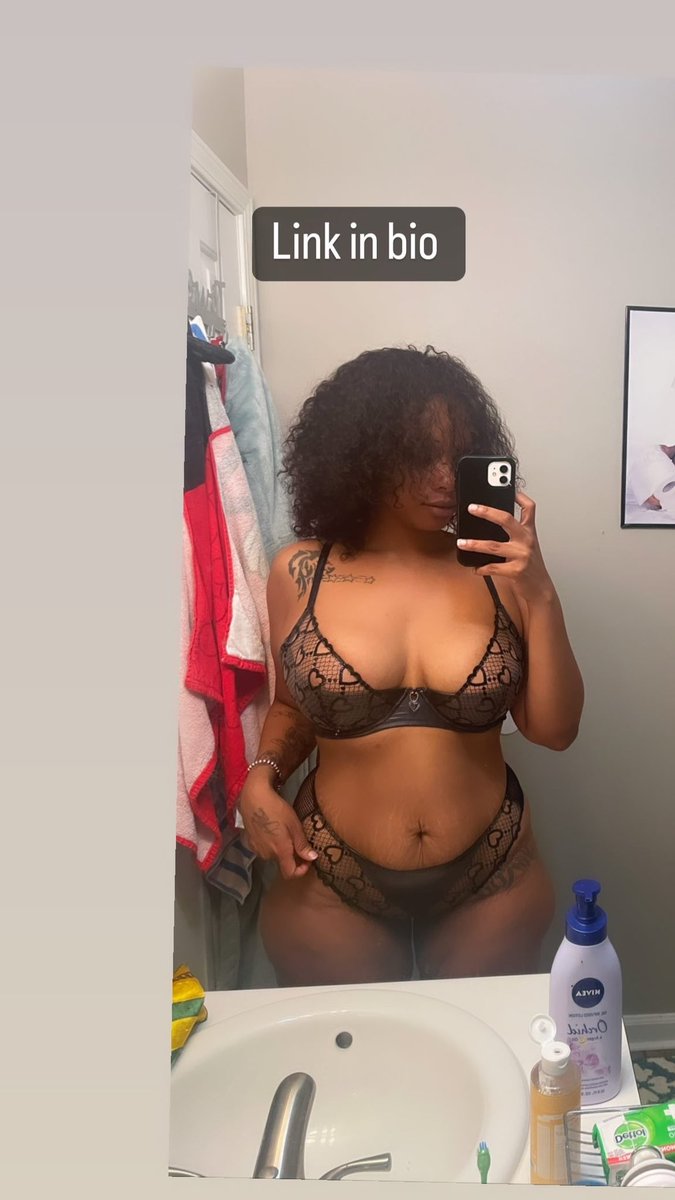 Khalia’s pics and videos