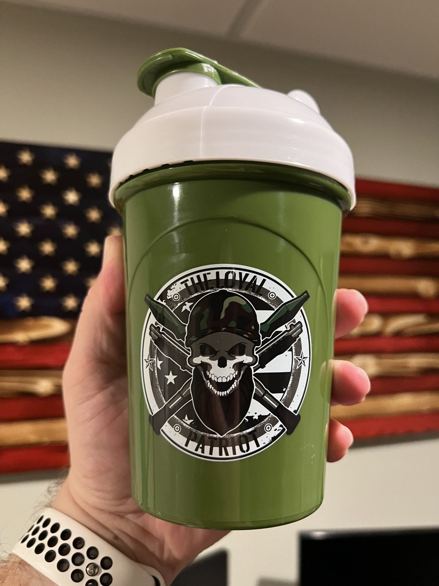 LemurOfWrath's tweet photo. Can’t wait to try some @GFuelEnergy Sour FaZeberry from my new @TheLoyalPatriot shaker!   Happy flippin’Friday, indeed! 🇺🇸🇺🇸🇺🇸 https://t.co/3QPqtp3QJp