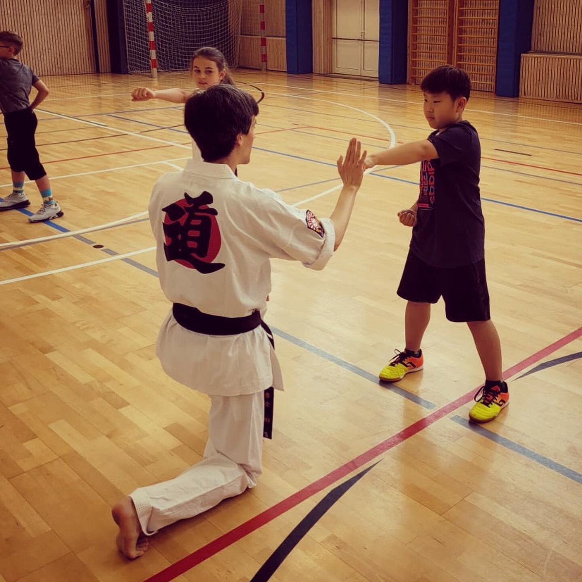 JasonRainwater's tweet photo. Teaching #KarateDo at the #InternationalSchool of #Brno | "We learn and grow in unique ways to become lifelong learners and responsible global citizens." ~@ISB_CZ #WeAreISB | #EnterTheRainwater #StudentOfTheWay #Yoshukai #Karate #Kobudo #RainwaterDojo 🌧🥋(Part 1 of 3) https://t.co/C2qox2zBed