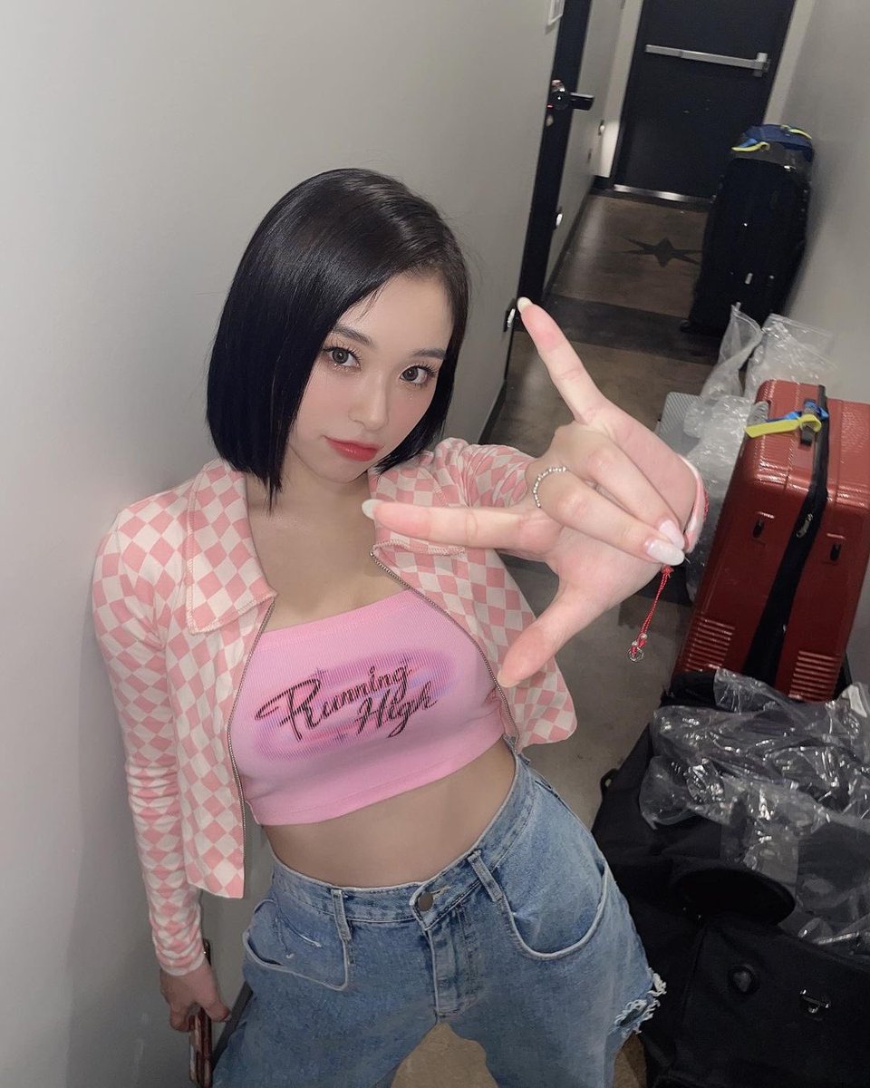 eunbispuppy's tweet photo. showing off https://t.co/hNUyvkxG0O