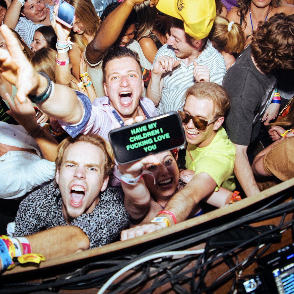 twofriendsmusic's tweet photo. ridiculous phone signs u guys hold up at our shows, part 2 🤳 https://t.co/1EJe83sKfN