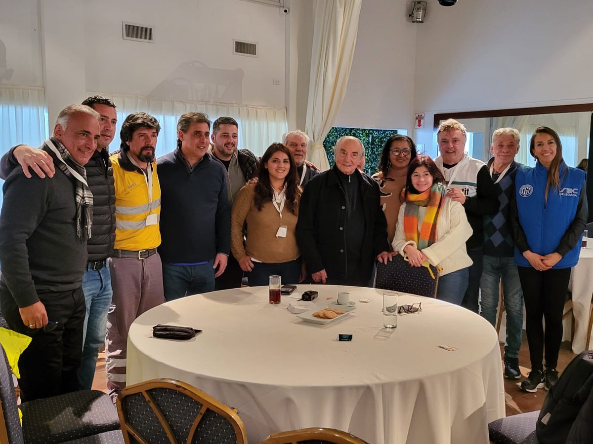 Hoy, junto a la Comisión Directiva de SEC en la Asamblea General Extraordinaria de afiliados/as realizará en Parque Norte, apoyando a nuestro Secretario General, cro. Armando Cavalieri.

#SoyComercio #SoySec