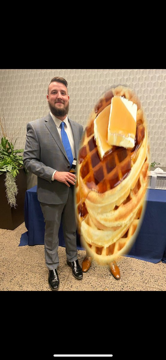 andrewWlarkin's tweet photo. Doesn’t @pjkclem and his date look stunning. I’ve never seen Pete so excited. https://t.co/yuc9tKUMrN