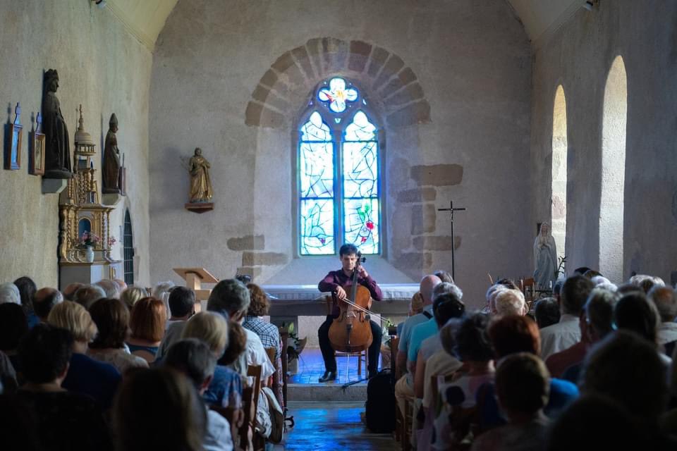 festivalVezere's tweet photo. Hier, 3 événements au Saillant en hommage à #Chagall. Superbes concerts ##violon #piano avec en plus les producteurs Origine #Correze @Departement19. #festival #41eFDV https://t.co/AX5IASQTYt