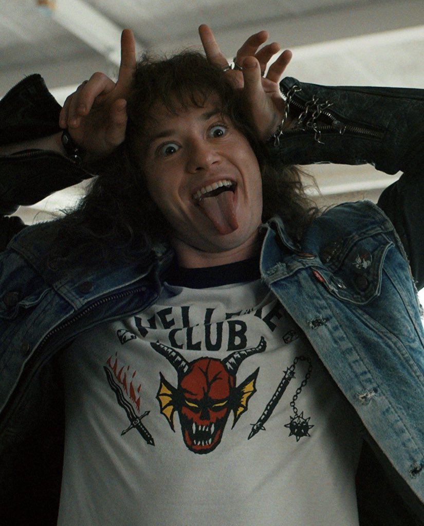 caseohcore_'s tweet photo. me: i’m going to rewatch stranger things 4 today for the plot 
the plot: https://t.co/o0tiq3R5FD