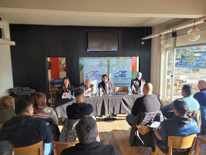 SECZAcomercio's tweet photo. Jornada de Capacitación y Participación para Delegados Gremiales del Interior, con la presencia de Nuestro Secretario General Guillermo Bianchi y Comisión Directiva
#SindicatoDeCercania #ComercioAvanza #CuerpoDeDelegadosDelInterior https://t.co/RzEinzZfCz