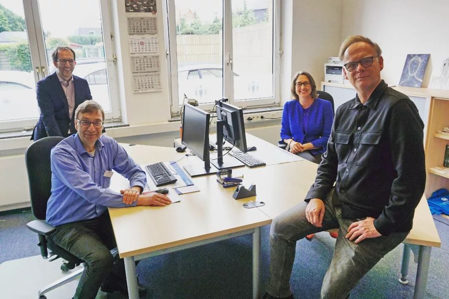 CarstenPaehlke's tweet photo. Kurzer Weg ins gemeinsame Büro – In Henstedt-Ulzburg gibt es jetzt einen Coworking Space
Infos unter:
https://t.co/jQHy5JeeIf
#coworking #coworkingspace #coworkland #henstedtulzburg #carstenpählke https://t.co/NFgZyAd2j7