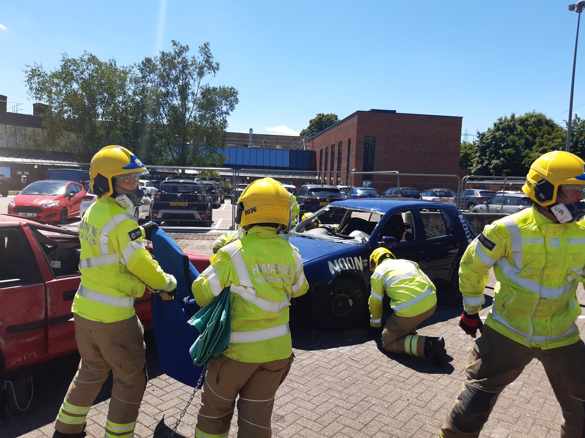 HIWFRS_LandD's tweet image. Today Firefighters from @BasingstokeRDS @waterlooville19 @totton46 @HaylingFire21 @BordonFire03 @Droxford41 @totton46 @Rushmoor02 Passed their #RTCModule #SpaceCreation #CasualtyCenteredRescue #MaximumSpaceMinimumTime