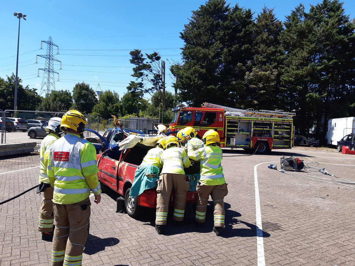 HIWFRS_LandD's tweet image. Today Firefighters from @BasingstokeRDS @waterlooville19 @totton46 @HaylingFire21 @BordonFire03 @Droxford41 @totton46 @Rushmoor02 Passed their #RTCModule #SpaceCreation #CasualtyCenteredRescue #MaximumSpaceMinimumTime