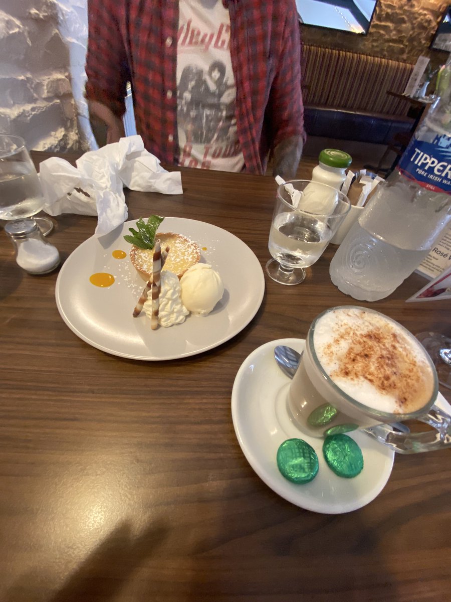 heffipie's tweet photo. today i got my first job in law so a celebratory dinner was absolutely on the cards. https://t.co/g19zMoxA0M