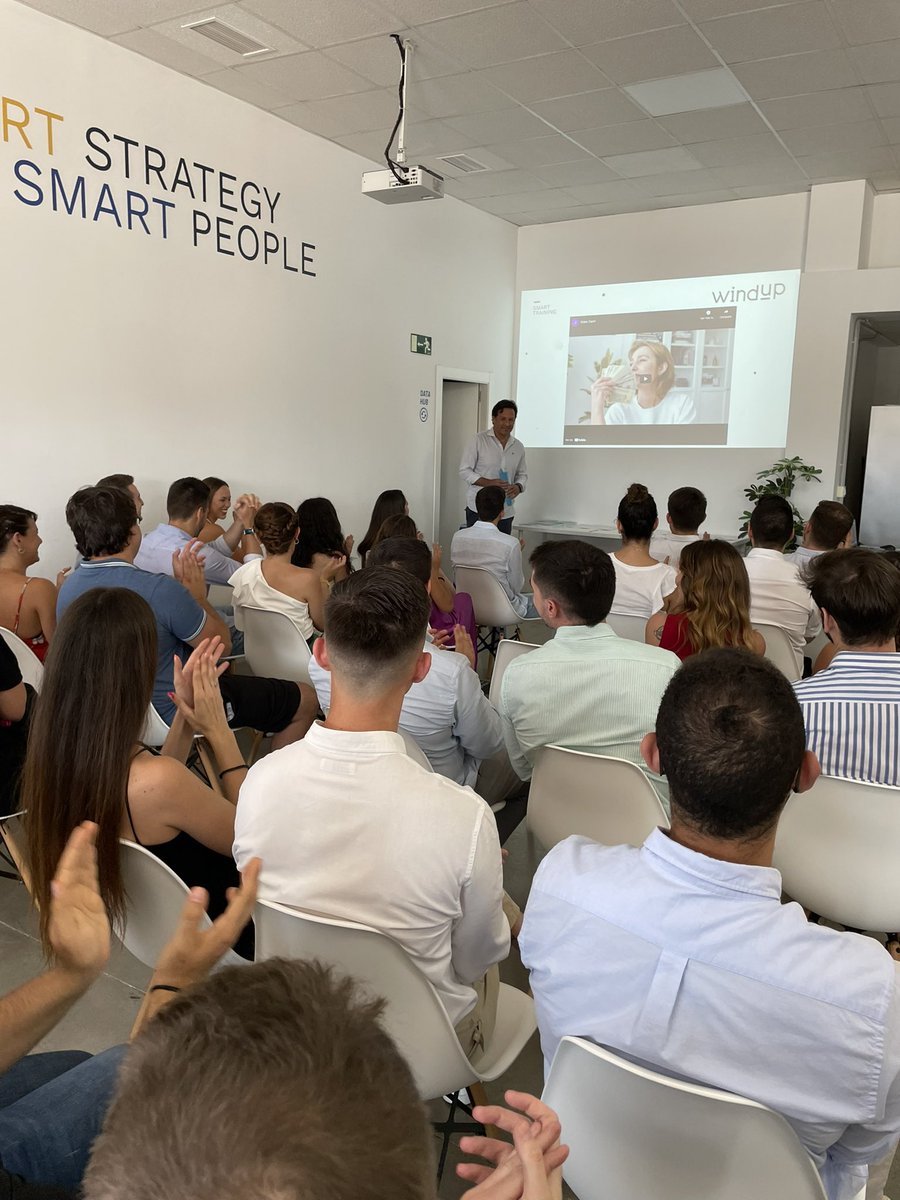 ¡Hoy ha sido día del graduación de nuestro Máster Técnico en #MarketingDigital 21-22! 🤩