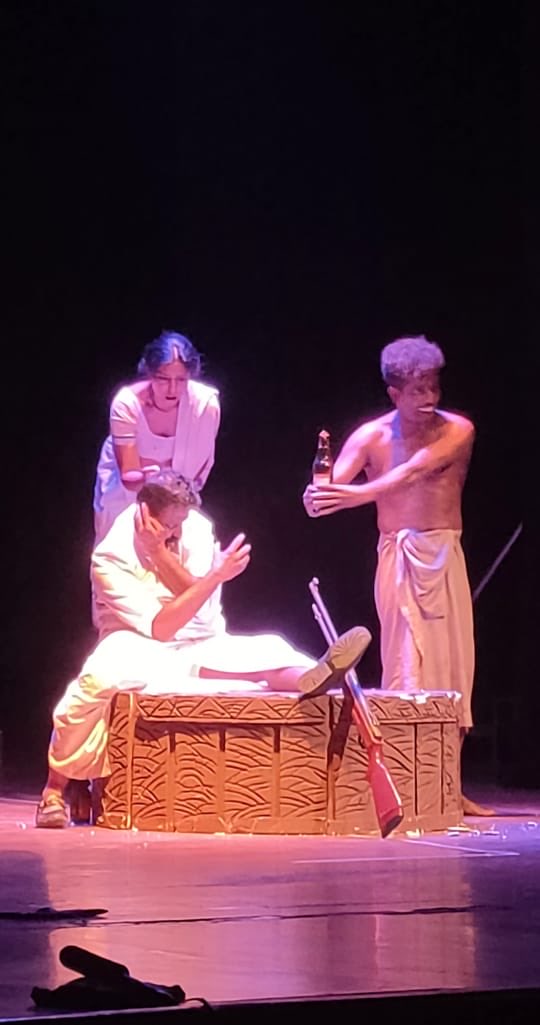 ShashiTharoor's tweet photo. Attended a stunning performance of the Malayalam play BHASKARA PATTELARUM THOMMIYUDE JEEVITHAVUM based on the famous novelette by my friend Paul Zacharia. Felicitated the outstanding cast&amp; director at the @metawards @mahindrarise @teamworkarts
#metawards #17meta #BestStageDesign https://t.co/dL0FHhNslL