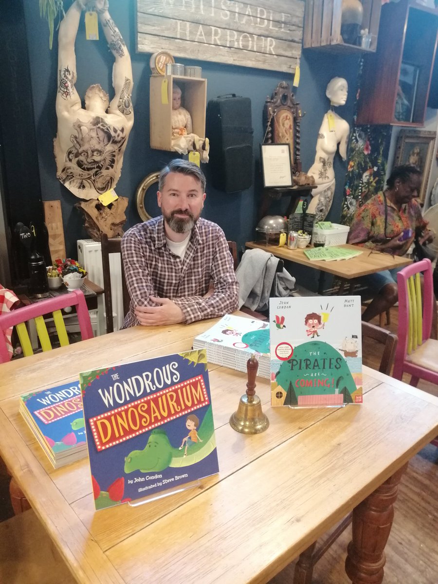 LittleLibraryPP's tweet photo. @chrishorn1978 @broadietownshed More brilliant books at today's mini literary festival. https://t.co/Cv8fkJBCAE