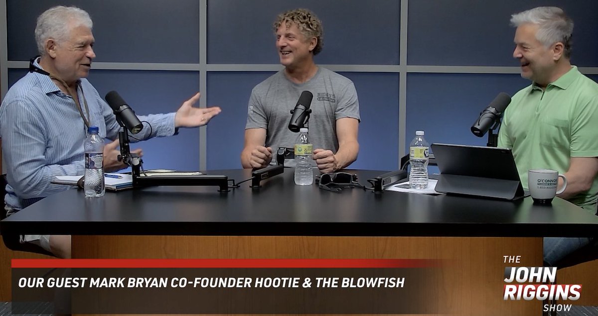 Funs show with local kid grows into rock star musician @MarkBryanMusic co-founder of Hootie & the Blowfish! Mark grew up a crazy go-nuts Redskin fan from back in the glory days! Oh yeah, he's got a dog named Riggins and a song to prove it! youtu.be/TWUcYepTk-M