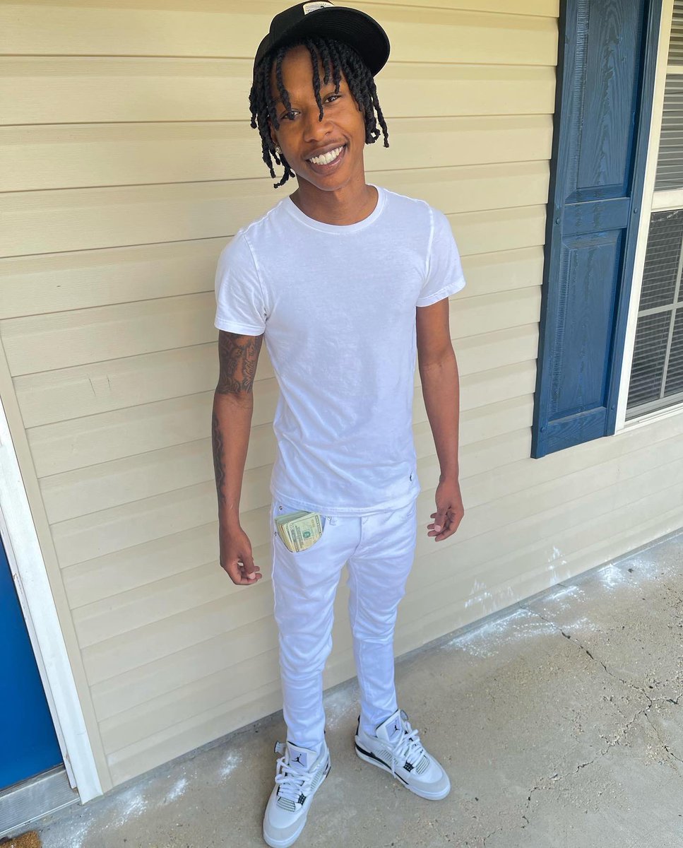 J5IZZL's tweet photo. I make this shit look easy I don’t see no competition 🌟 https://t.co/UV67NFVWfR