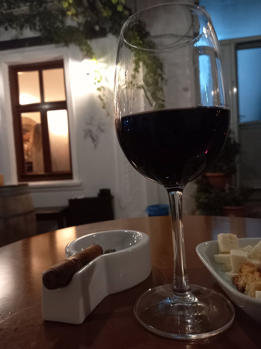 Kırmızı ile olan tek ilişkimiz.