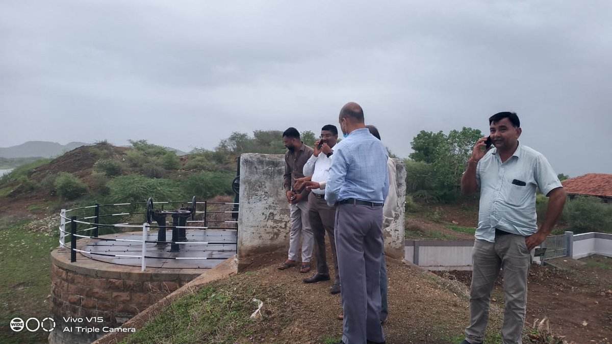 આજ રાજપરા ખોડીયાર ડેમની મુલાકાત લઈ ડેમનું નિરીક્ષણ કરી પાણીની આવક તથા ડેમ અવરફ્લો સ્થિતિ સમયે લેવામાં આવતા પગલાં અંગે સંબધિત અધિકારીશ્રીઓને સૂચના આપેલ.
<a href="/CMOGuj/">CMO Gujarat</a> <a href="/pkumarias/">Pankaj Kumar</a> <a href="/revenuegujarat/">Revenue Dep. Gujarat</a> @mahiti_bvn