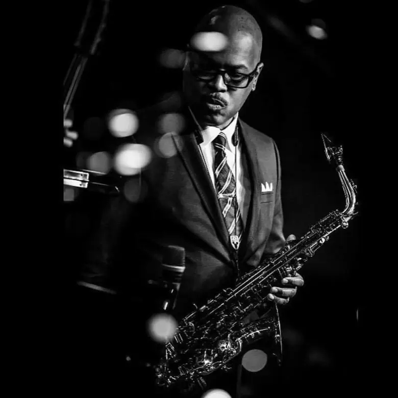 jwNewMusic's tweet photo. …revisiting some of my fav #GregOsby CDs before attending tonight's show @ #SamFirst ~ excited to hear the band!

➡July 8-9: GREG OSBY, as; #JohnEscreet, p; #EricRevis, b; #JazSawyer, dr

➡SAM FIRST, 6171 W Century Blvd, #LA

➡https://t.co/UoCUqBJN3I
➡https://t.co/csQkLw9zhh https://t.co/RwnRqDp8Co