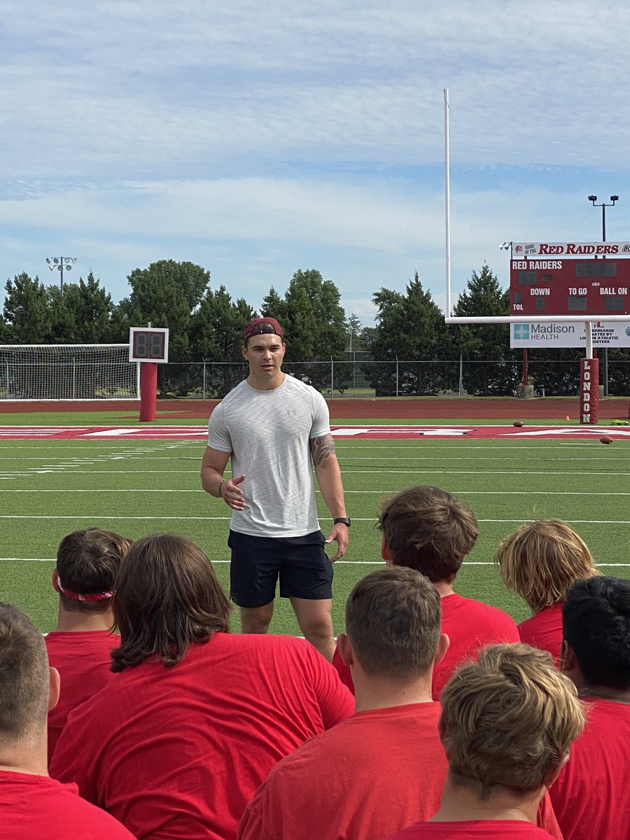 London_RaiderFB's tweet photo. Always great to have alumni come back and speak to the team‼️It was a pleasure having Miller Kronk (class of 2018) come shed light on his time as a Red Raider, the brotherhood bonds he made, and the life skills he learned playing football. Some wise words for our team #WinToday https://t.co/4T6Zk8bTBY