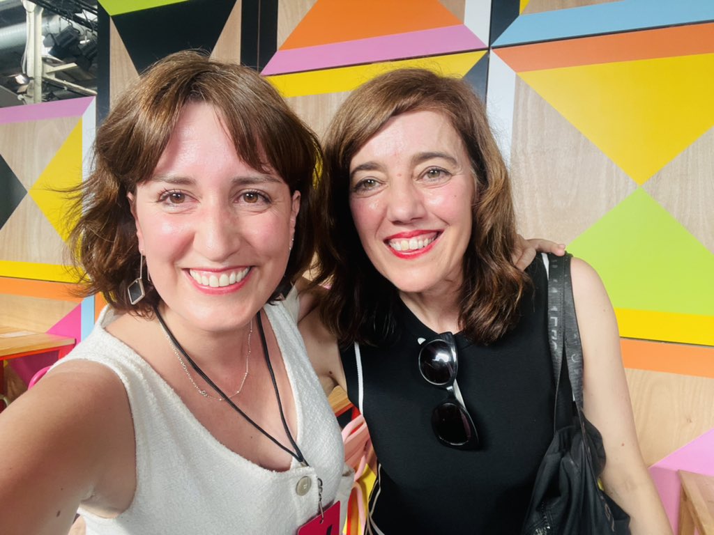 mariatuitea's tweet photo. Qué alegría ver el primer acto de escucha de @Yolanda_Diaz_ a rebosar, es emocionante. Y también encontrarse con amigos, amigas, referentes. Un placer, @Pedro_delcura , @MLoisgonzalez y tantas otras, también nuestro coordinador, @Juan_Gascon . #ASumar #Sumar @sumar https://t.co/Nn8KhPAFB0