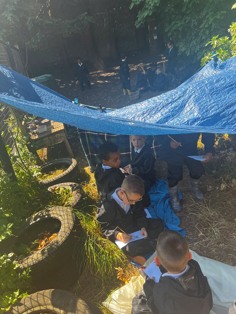 Amazing collaboration at our Nature School session today 💚 <a href="/WoodhillNature/">Woodhill Nature School</a>