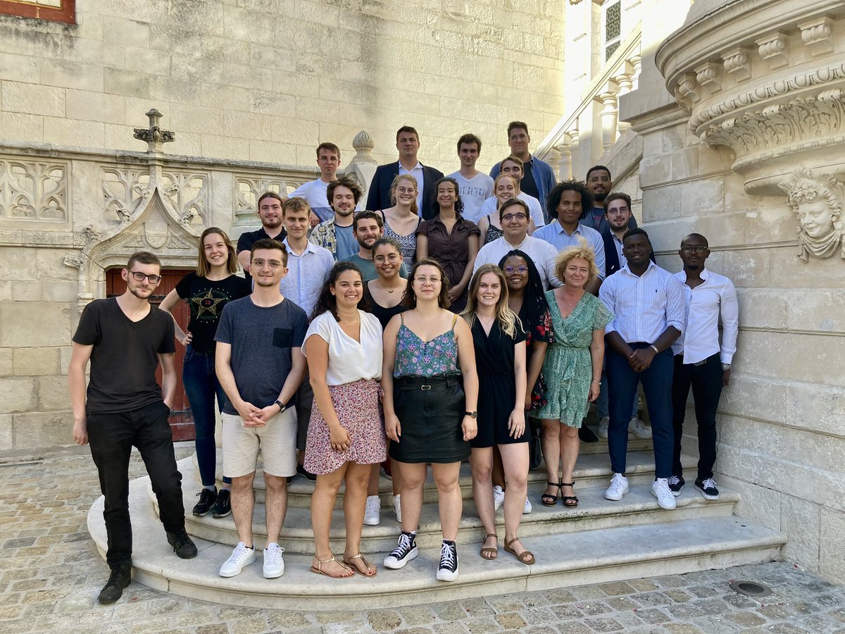 La journée s’achève avec une visite de l’hôtel de ville et un temps de rencontre avec les élus de l‘ <a href="/AggloLR/">La Rochelle Agglo</a>. 
Un grand merci pour cet accueil et cette visite pleine d’histoire !