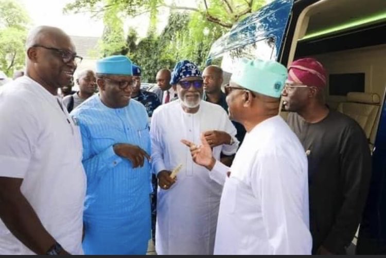 One tittle for this picture 🤭🤣🤣🤣