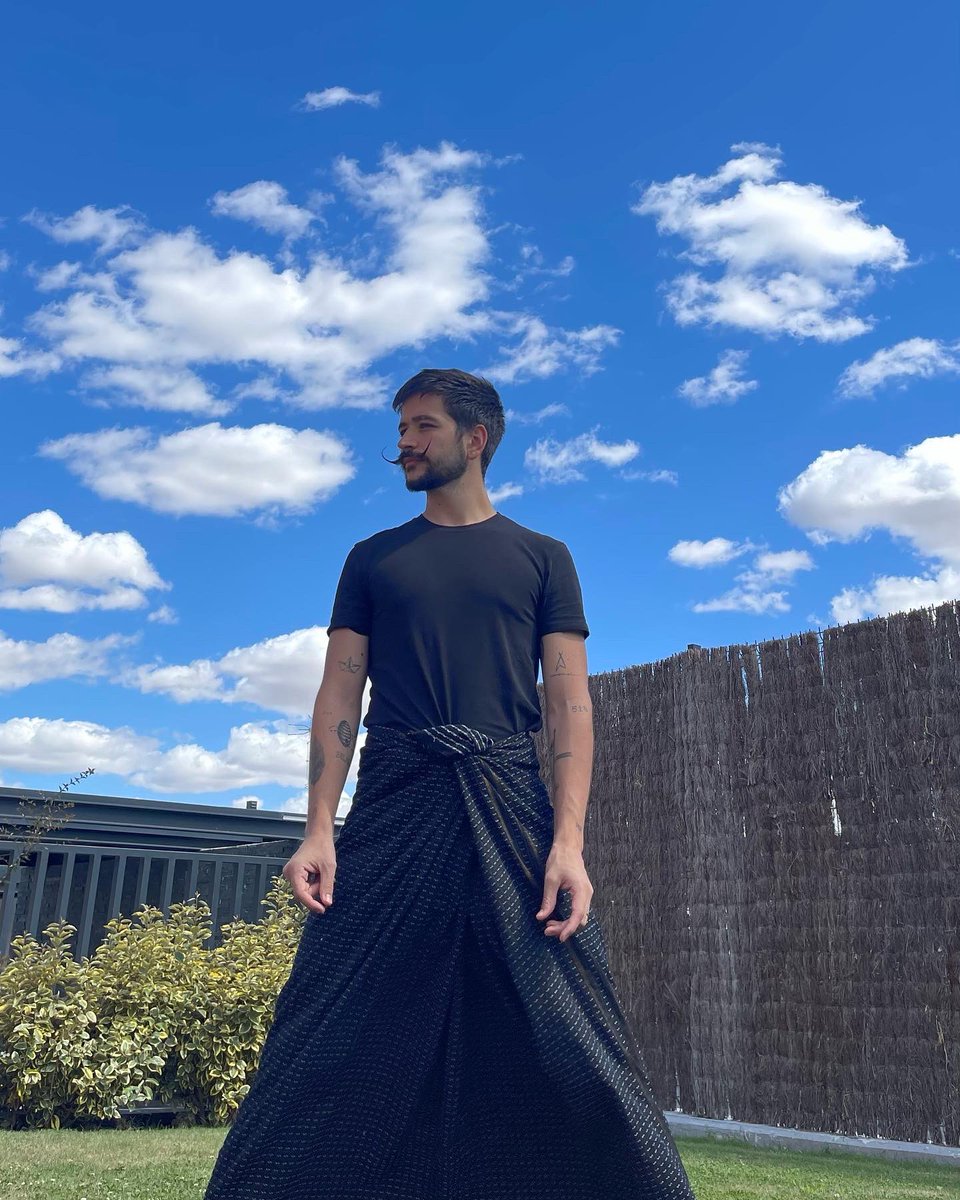 CamiloMusica's tweet photo. Verano azul 🪁
Si alguien anda esperando una señal para saber cuándo es “el momento correcto” para dar un paso, ESTA ES LA SEÑAL.
“El momento correcto” es una trampa de la mente!! No existe!
A crearlo 🧞‍♂️ https://t.co/QxliBSNUiG