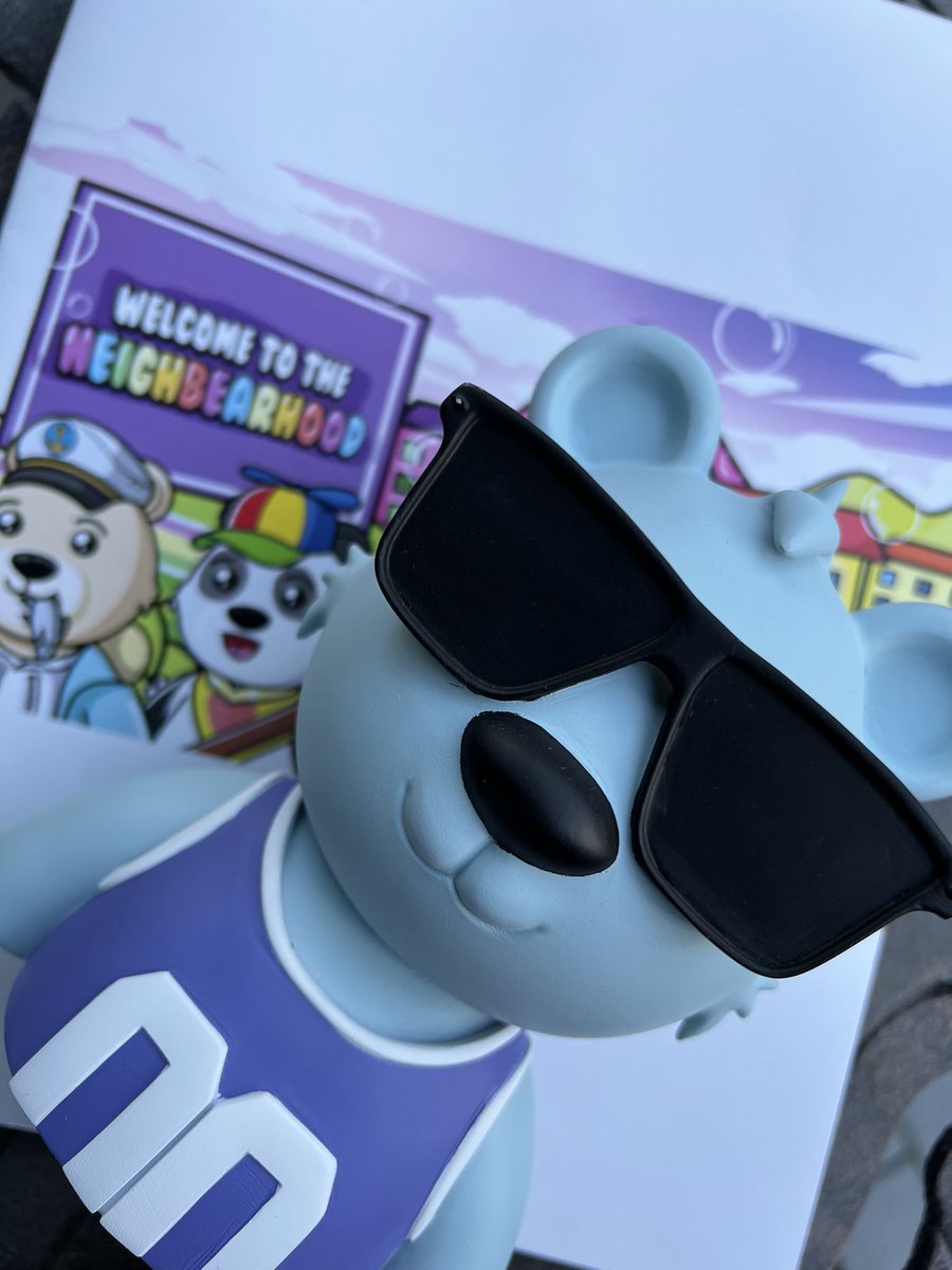 neighbears's tweet image. Happy Friday Neighbears! ☀️

We’re working hard on the merchandise we got coming for holders. Clothes, coloring books, toys, all in Phase 1 🧸

Mint is just around the corner and we can’t wait to see what you pull!
