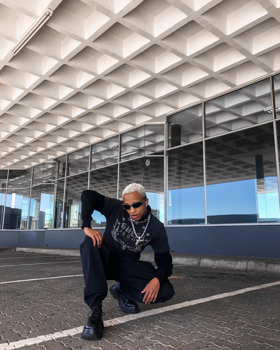 GUESS's tweet photo. strike a pose 🖤 #GUESSMens
(IG: allstarcyre) https://t.co/lGIsTgppi1