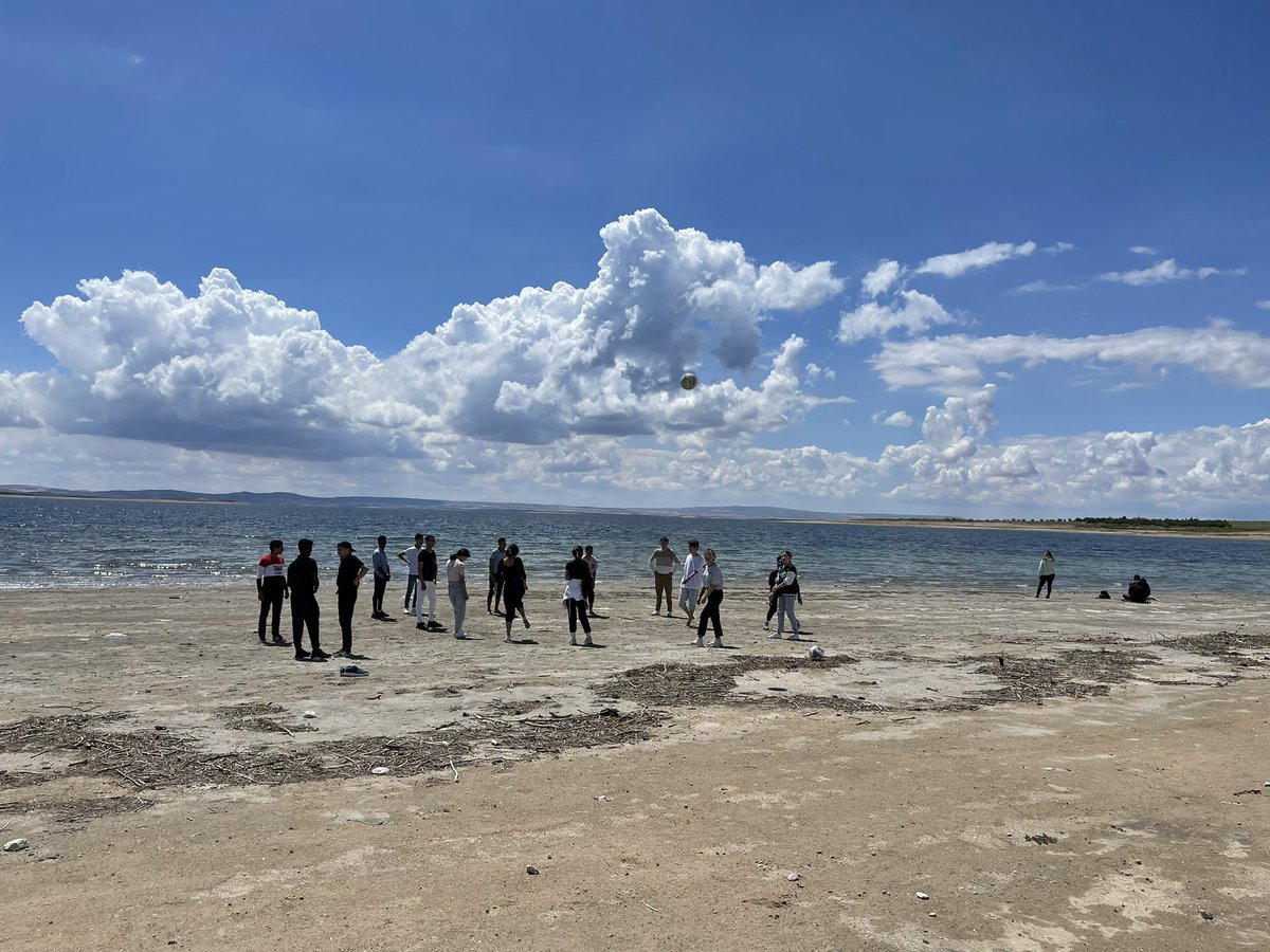 ahievrantomer's tweet photo. Kırşehir Ahi Evran Üniversitesi TÖMER faaliyetleri kapsamında Kaman ilçesi Savcılı sahilinde düzenlenen kültür gezisi programımızda öğrencilerimiz Kırşehir'in tarihi ve doğal zenginliklerini tanıdılar. @ahievrantomer @Env1d2er @alagoz_ebru @mahmut_sami @AlkayaAkif @cerenoguz_ https://t.co/D5VQkh1KyP