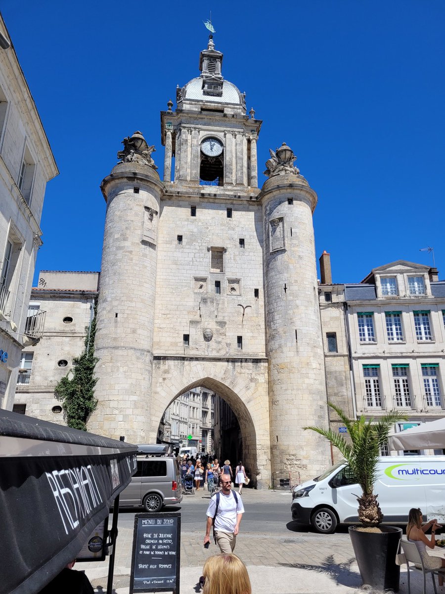 Really great to be back in France after 3 years. Weather has been fantastic since we arrived last Sunday, and forecast is looking very hot for next week too. Lovely day at La Rochelle today. 28c at 21.00 tonight.