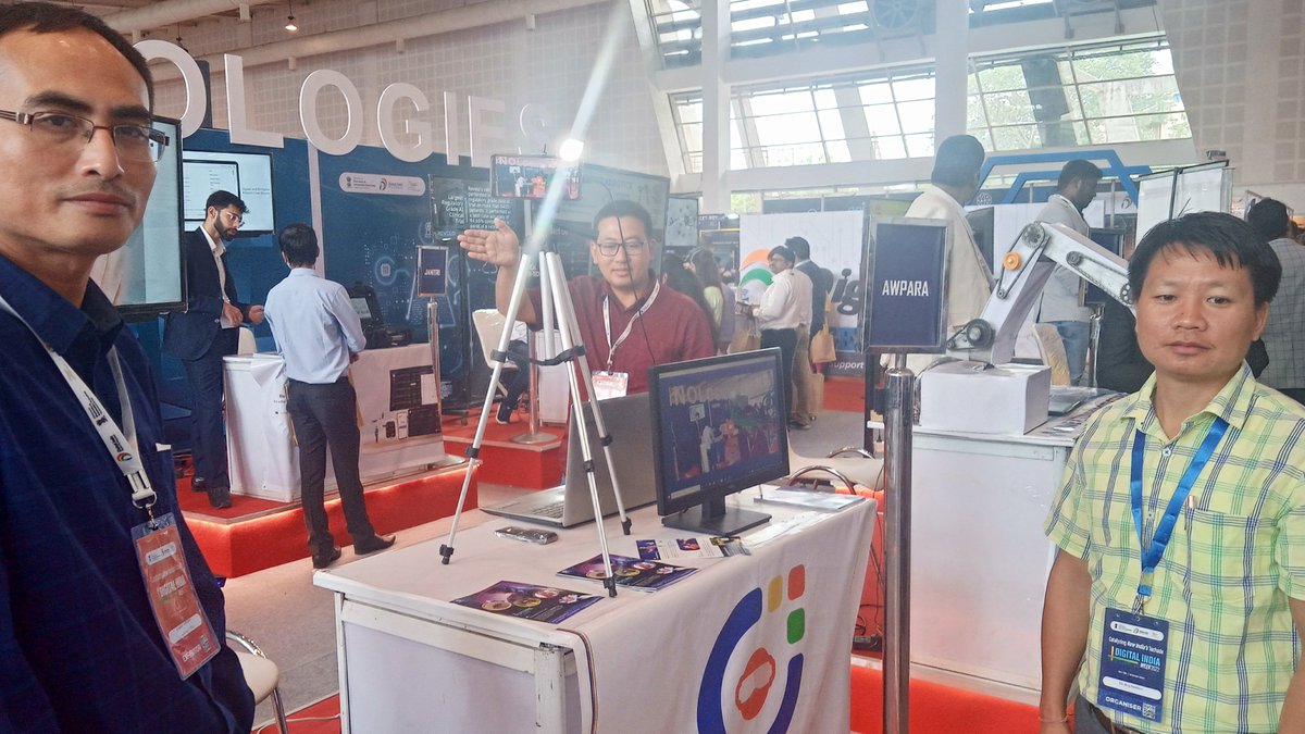 stpiagartala's tweet photo. Start-up Stalls at #DigitalIndiaWeek2022 #Gandhinagar #Gujarat under @stpiguwahati Directorate #NorthEast
#SilverGenie #Sequretek #Awpara #PrimaryHealthTech #Techade #IndiasTechade #HealthTech #AR/#VR #cybersecurity @varma_ravii https://t.co/15eVYxWbbo