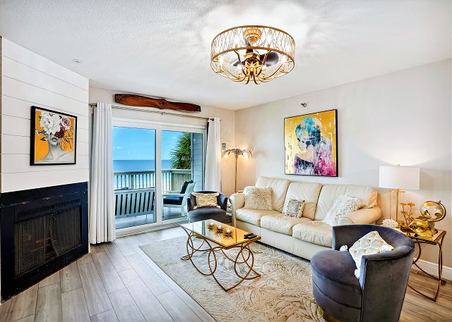 ResortRentalsUS's tweet photo. ☀️ **NEW** Pelican Pointe is a unique and well maintained community with only 14 other units sitting right on the beach in Indian Shores. UNIT 2C - 2BR 2BA, sleeps up to 6 guests | UNIT 5B - 2BR 2.5BA, sleeps 6 guests. Book at: https://t.co/l8JKmwTV4w #ResortRentals #SummerVacay https://t.co/ncrJO1G8Pw