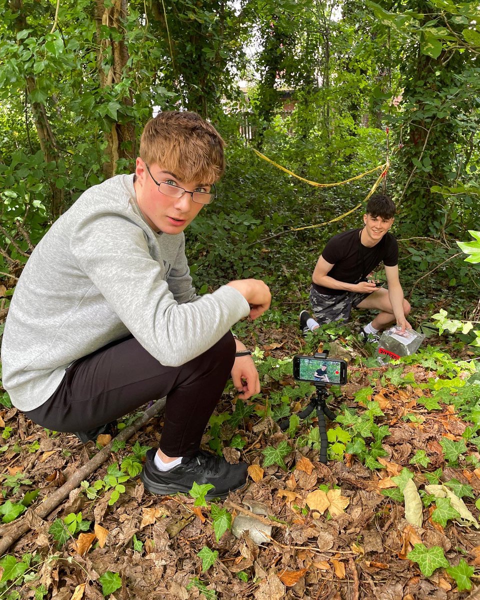 gary_rose's tweet image. That’s a wrap!

A full week of Year 12 @pearsonbtec #BTECCDMP being #onlocation experimenting with #singlecamera techniques in the “film set” outside my classroom!

All year, they have been preparing for their Unit 10 #NetflixOriginal project by creating #preproduction portfolio.