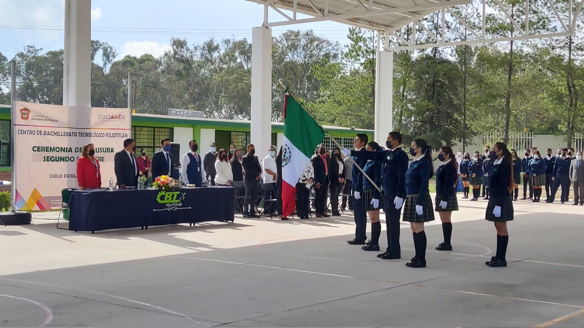CbtPolotitlan's tweet photo. “El objeto de la educación es preparar a los jóvenes a educarse a sí mismos durante toda su vida”. Robert M. Hutchins. El día de hoy con mucha satisfacción concluimos el ciclo escolar 2021 – 2022 con una ceremonia cívica, donde participó toda la comunidad educativa. https://t.co/YO3b71nEQa