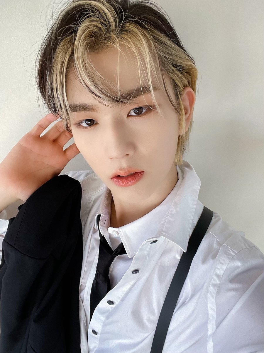 Baekseung_FR's tweet photo. 08.07.22 || Twitter Update 

Selca surprise 📸

#BAEKSEUNG #백승
 #EPEX #이펙스 https://t.co/Ubm6Qh8rcd