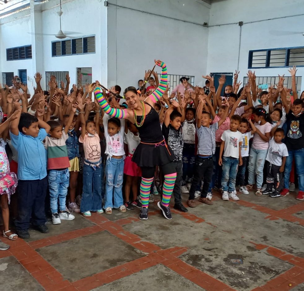 Judith57505946's tweet photo. #transformomipracticacuando creo un mundo de diversión para que los niños sean felices y logren expresar sus sentimientos mediante el juego y la música. https://t.co/mydyMpgT7V