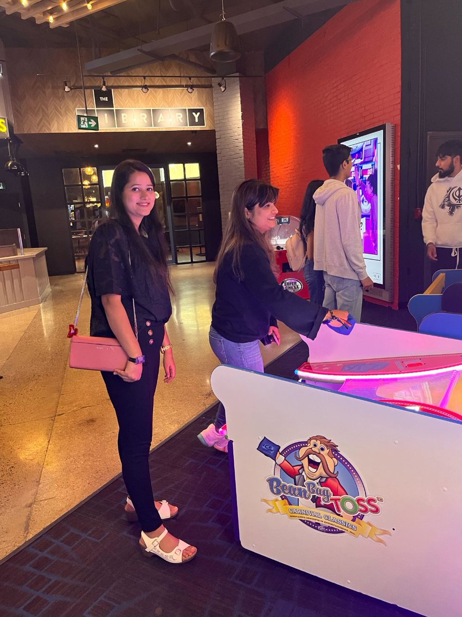 InceptaS's tweet photo. #LifeatIncepta is all about making memories with our #InceptaInnovators.
Here are some fun moments captured at our recent game evening organized in Toronto this week.

#summerevents #gamenight #companyculture #companyevents #toronto #proudlycanadian #funatwork #funatworkday https://t.co/oUDNaM4x4i