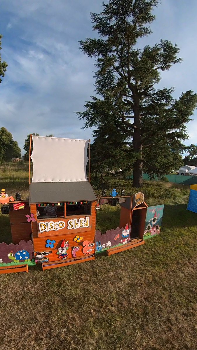 ST3AMCo's tweet photo. WHO WANTS SOME?
The #ArtOfFestivals😍
The sight of the @DiscoShed is enough to warm anyone’s heart let alone this #DiscoDad’s
Let’s #Ignite22🔥 at #Cornbury22
FRI NITE THEAD 1/X https://t.co/trAvp0dX6G