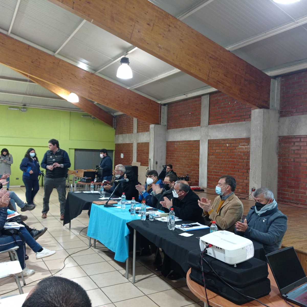 En la comuna de #Cabildo📌 el DPP <a href="/luis_soto_perez/">Luis Soto Pérez</a> participó en un encuentro con el Ministro <a href="/mop_chile/">Ministerio de Obras Públicas🇨🇱</a>, autoridades regionales y locales con representantes de la Agrupación de APR de Cuenca del Río La Ligua sobre las necesarias medidas que aseguren el consumo de agua.🫧💧