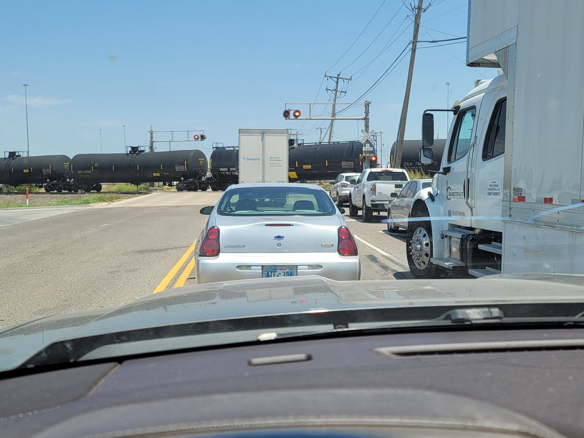trevinom72's tweet photo. I have too many extra hours in my day already. Thanks @BNSFRailway for taking one of them. https://t.co/y05sO85u3B