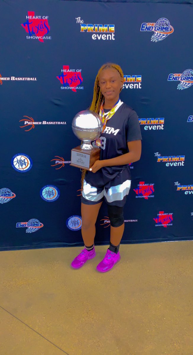 ZarayiaS's tweet photo. Unfinished business  @OklahomaSwarm1  @GoShockersWBB @MooreGBB @OregonWBB @uncwbb #super67 #womanbasketball https://t.co/bg9jvGVZbP