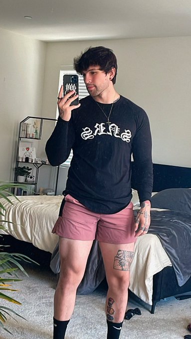 Thighs https://t.co/RefIvo086F