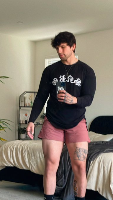 Thighs https://t.co/RefIvo086F